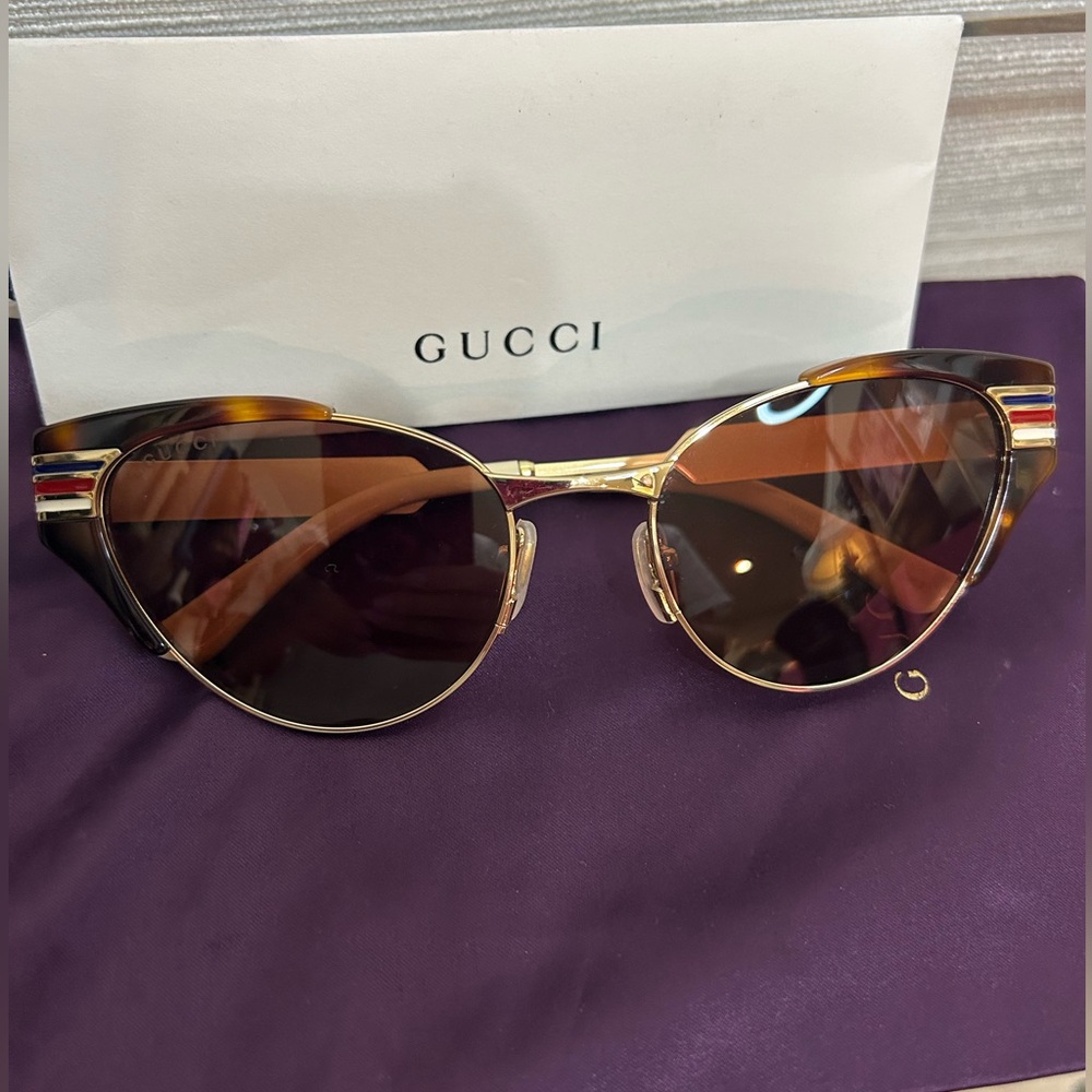 Gucci Gold and Brown Cat Eye Sunglasses - Picture 4 of 6